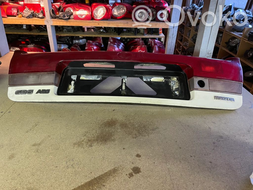 Mazda 626 Éclairage de plaque d'immatriculation 