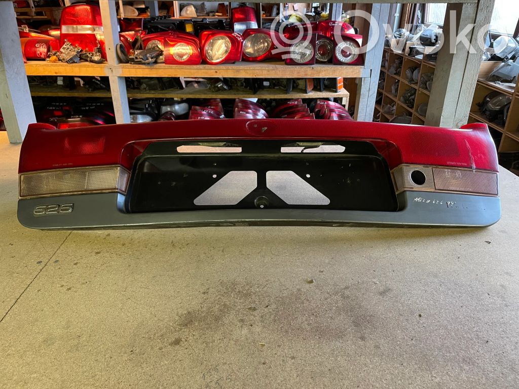 Mazda 626 Éclairage de plaque d'immatriculation 