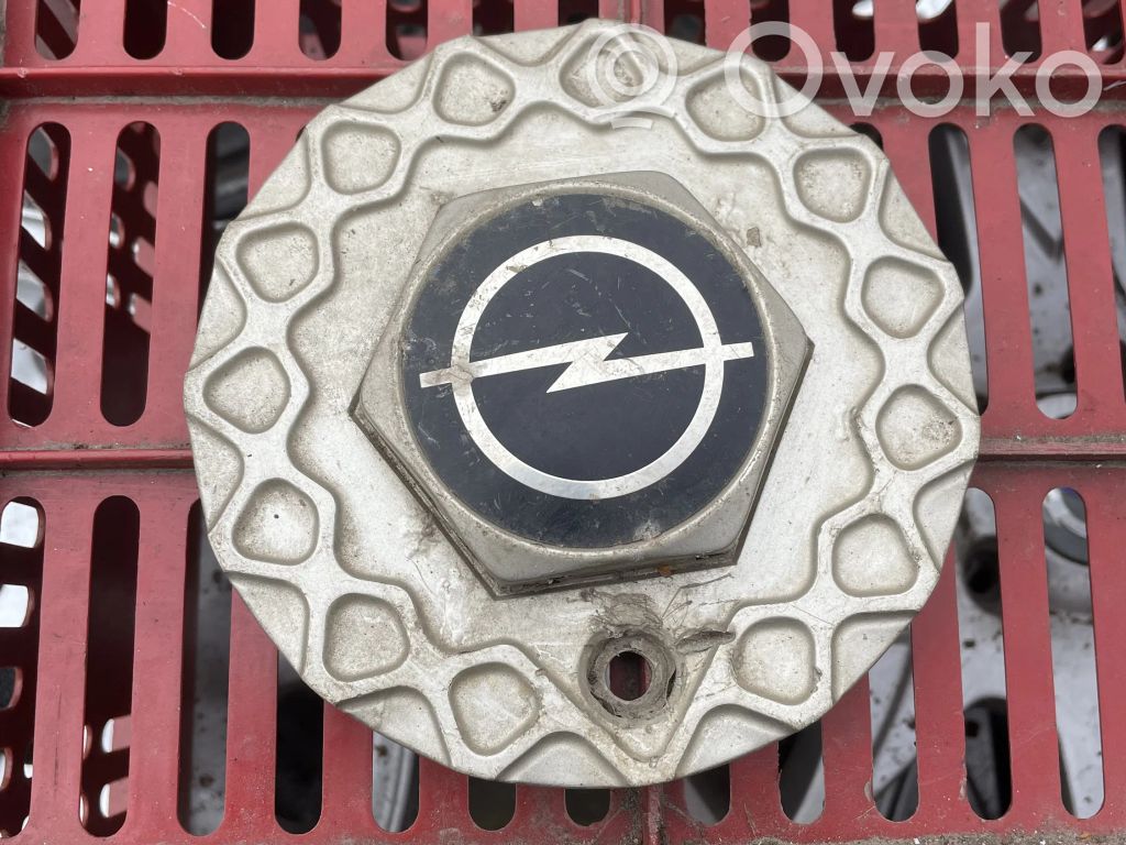 Opel Senator A Rūpnīcas varianta diska centra vāciņš (-i) 