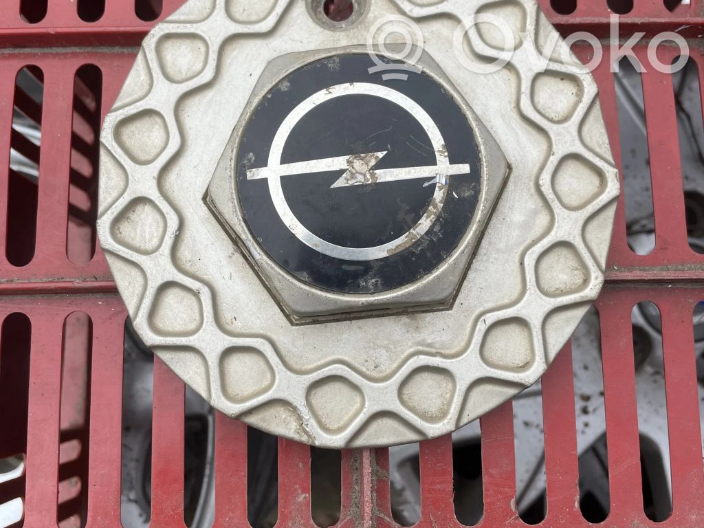 Opel Senator A Rūpnīcas varianta diska centra vāciņš (-i) 