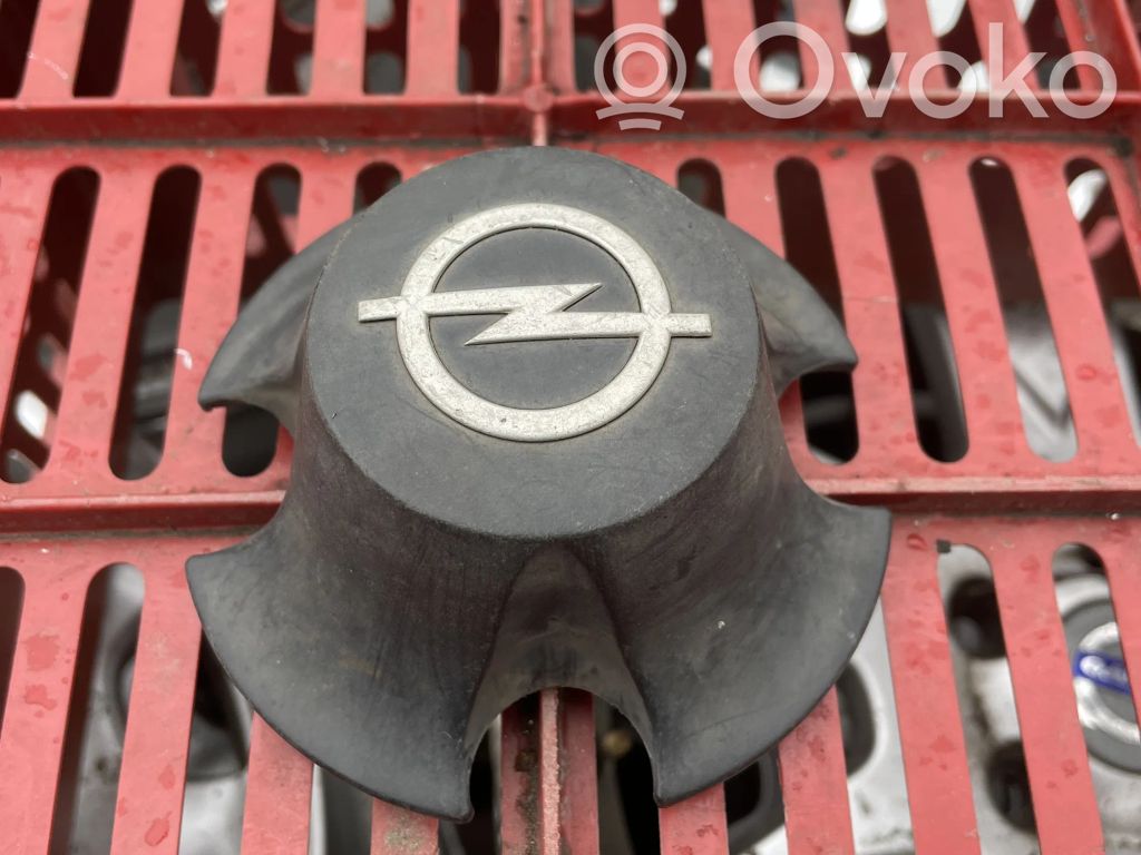 Opel Kadett E Alkuperäinen pölykapseli 