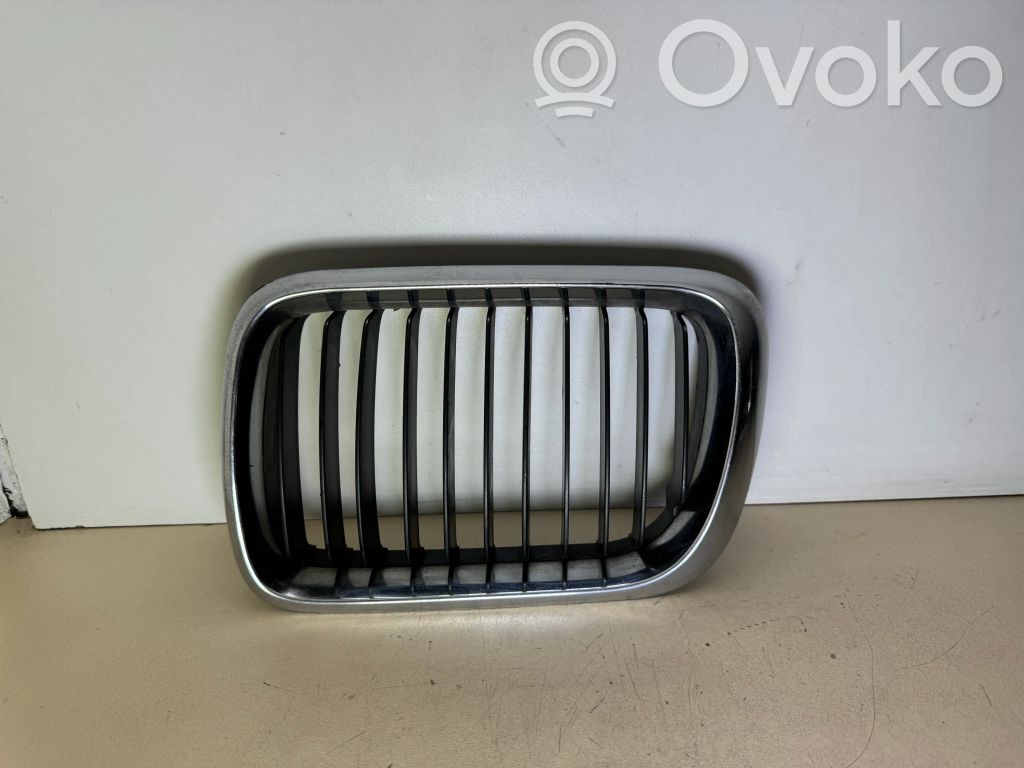 BMW 3 E36 Priekšējais režģis 