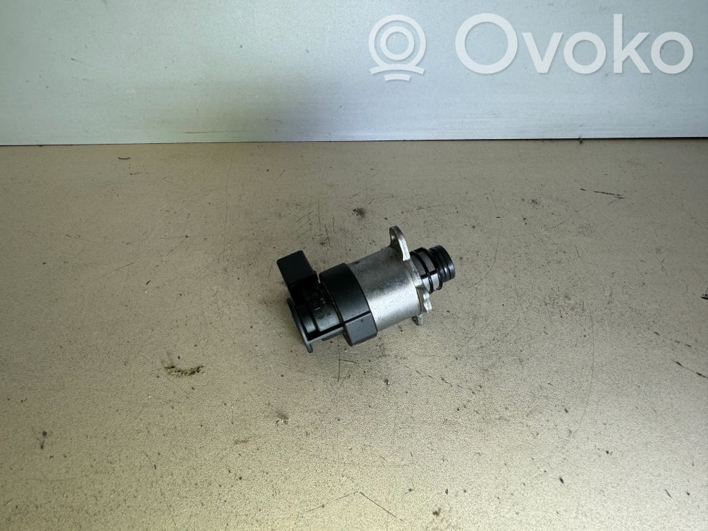Audi A4 S4 B8 8K Regulator ciśnienia paliwa 