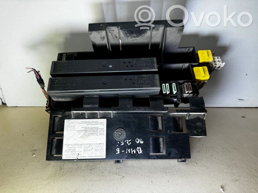 BMW 5 E34 Fuse module 