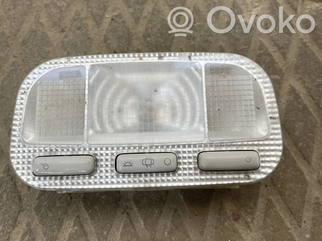 Éclairage lumière plafonnier avant