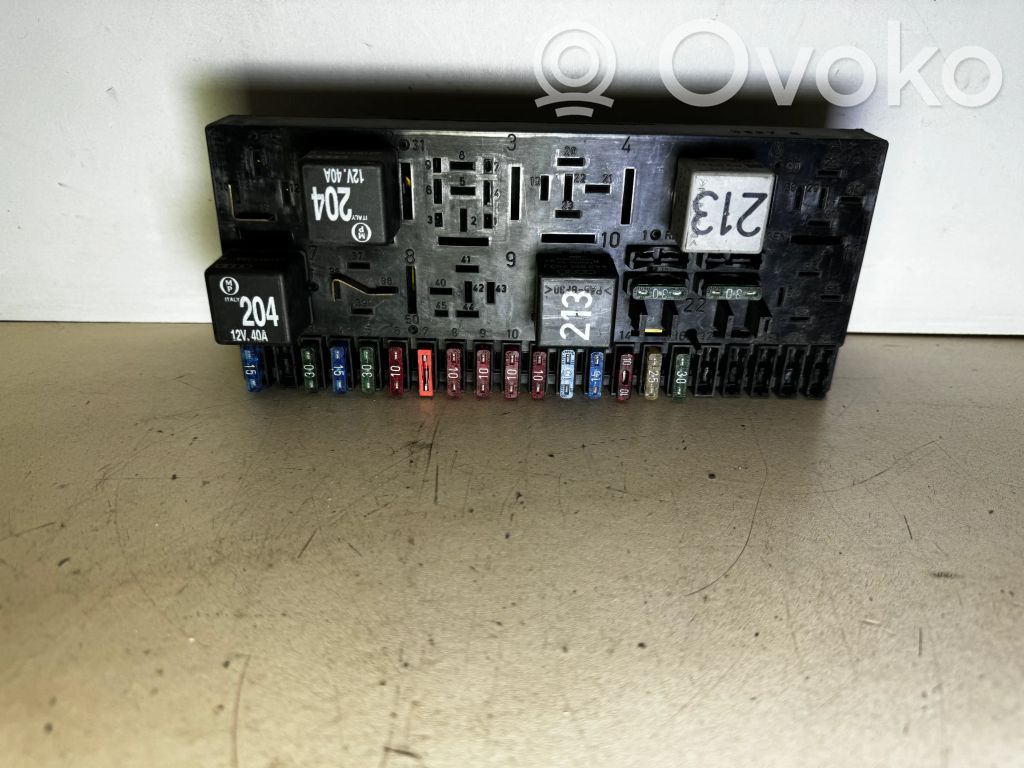 Audi 80 90 S2 B4 Módulo de fusible 