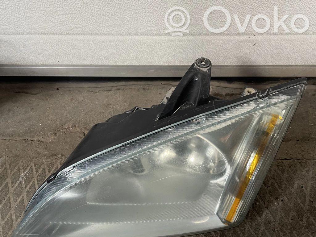 Ford Focus Headlight/headlamp 