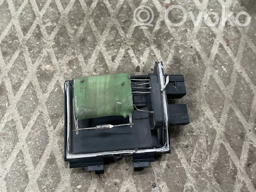 Audi 80 90 B3 Lämpöpuhaltimen moottorin vastus 