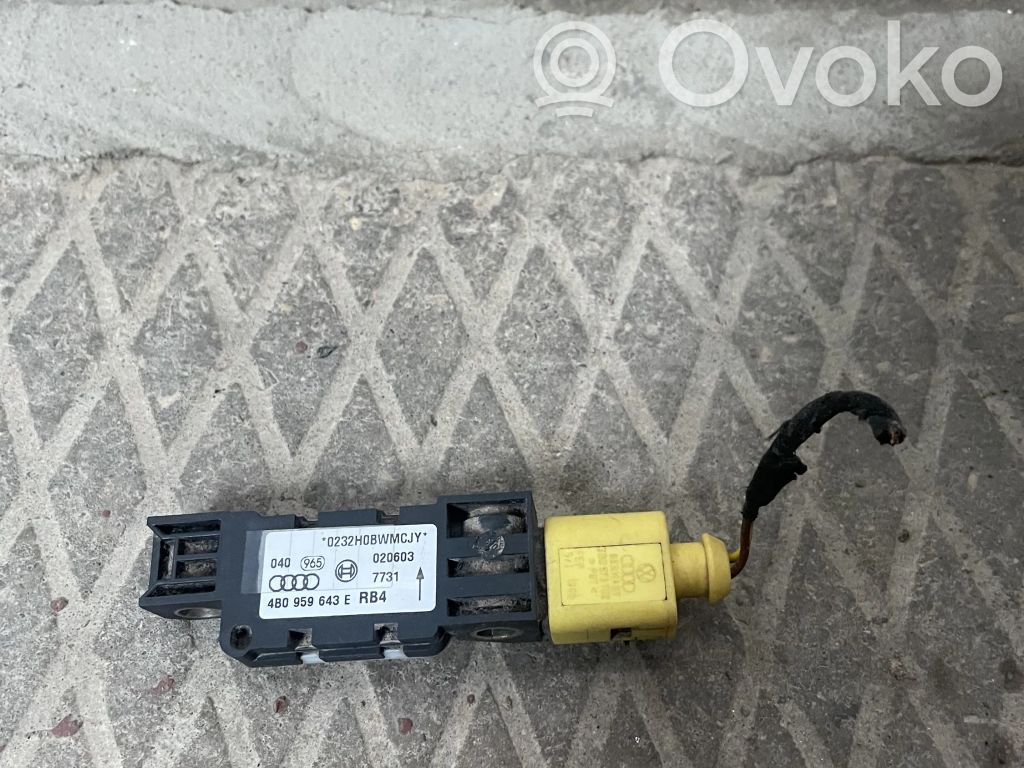Audi A6 S6 C5 4B Czujnik uderzenia Airbag 