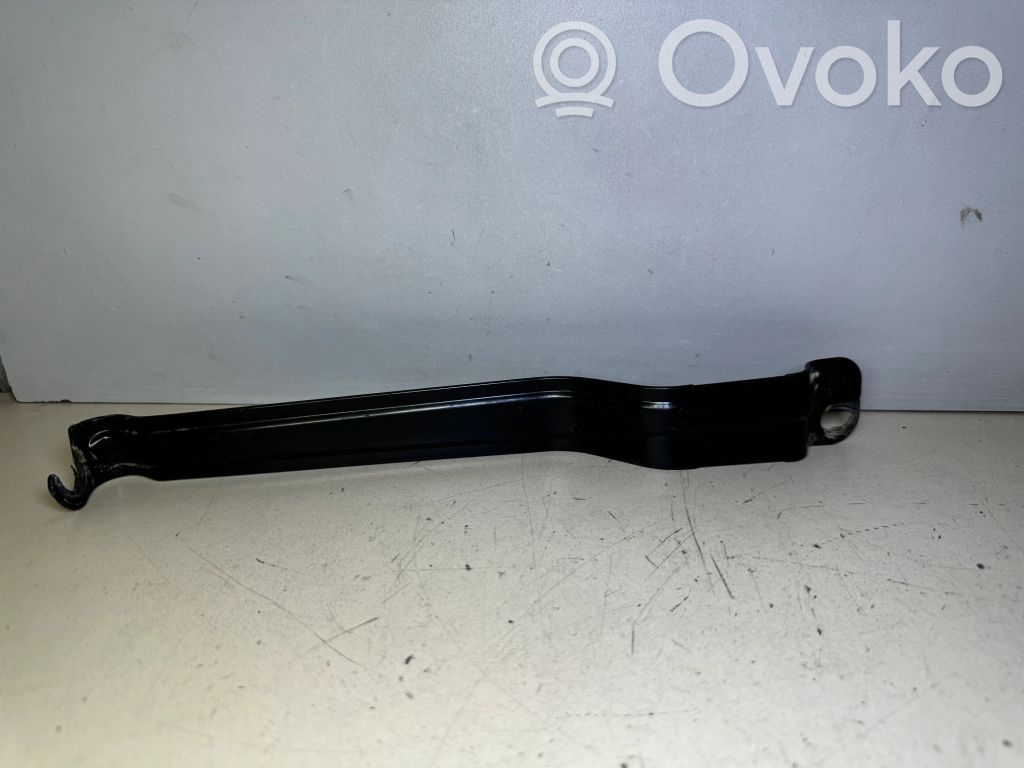 Volvo V70 Akumulatora stiprinājums 