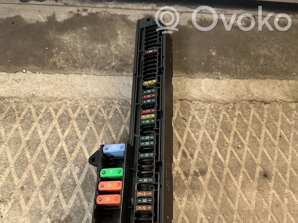 BMW 5 E60 E61 Fuse module 