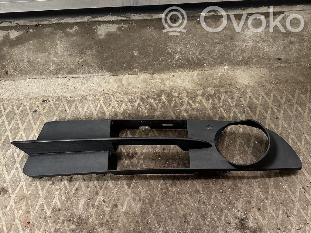 BMW 5 E60 E61 Pretmiglas luktura dekoratīvais režģis 