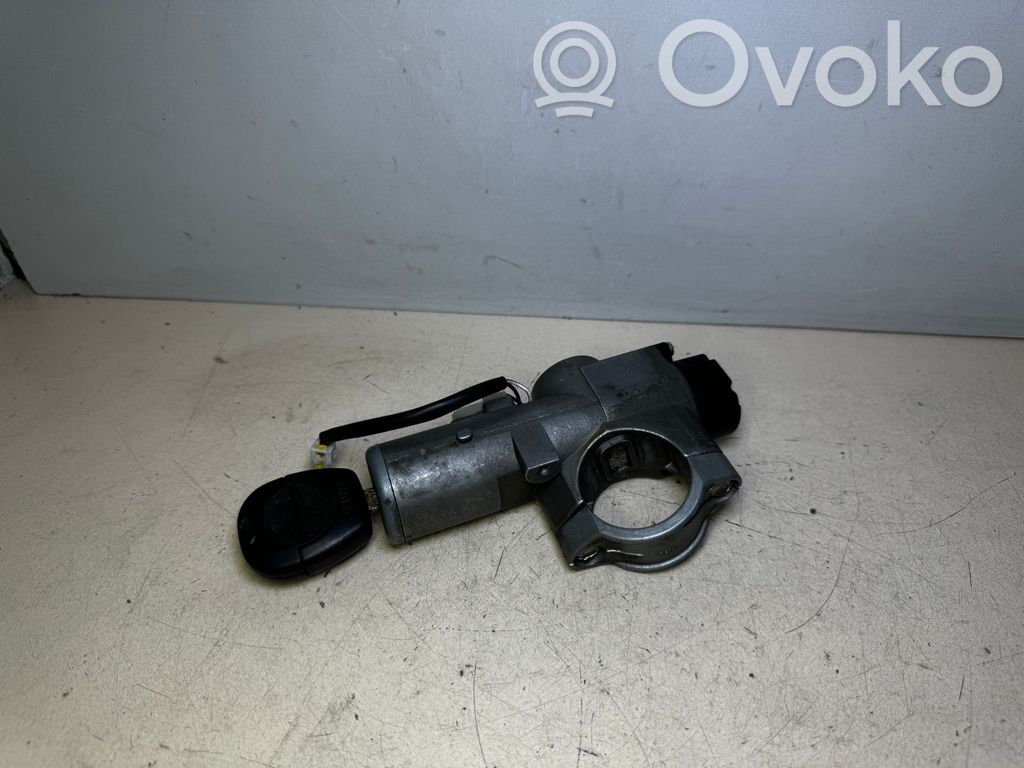 Nissan Almera Tino Užvedimo spynelė 