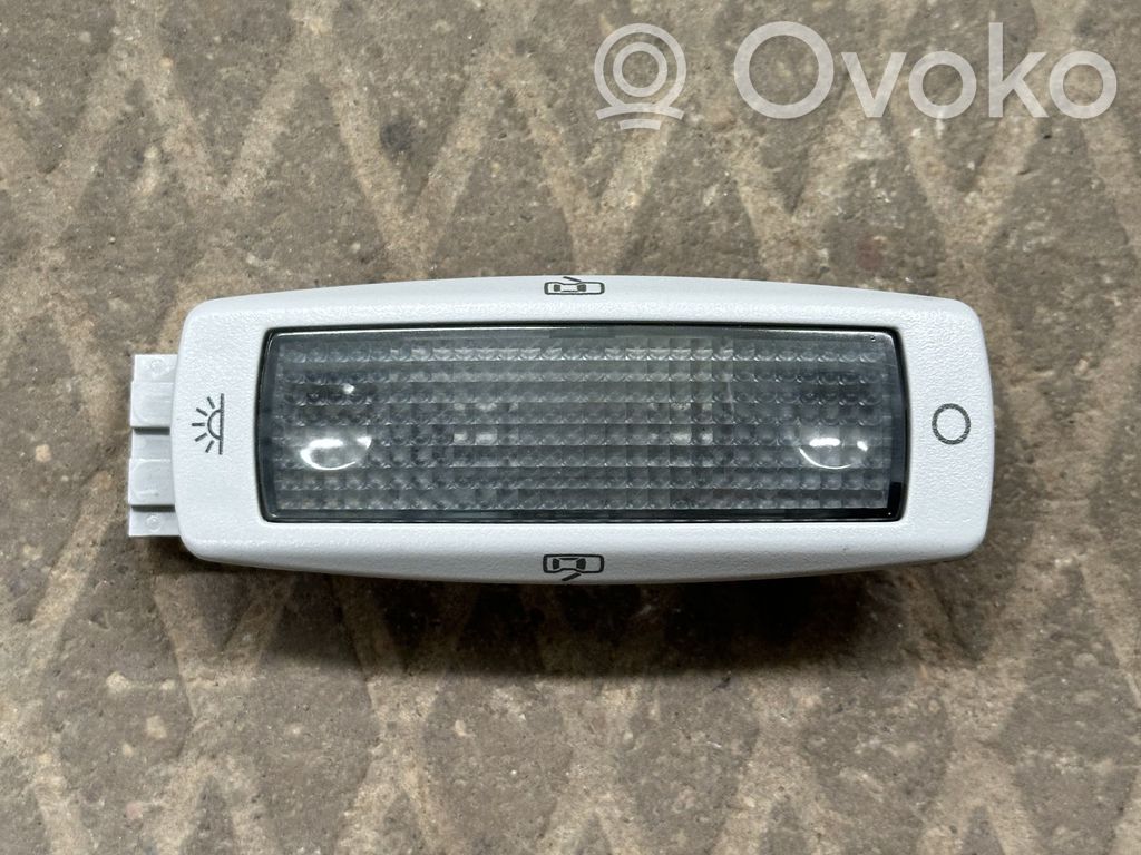 Volkswagen PASSAT B5 Lampka podsufitki tylna 