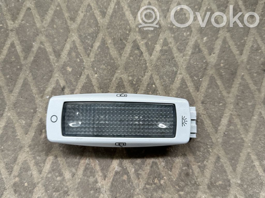 Volkswagen PASSAT B5 Lampka podsufitki tylna 