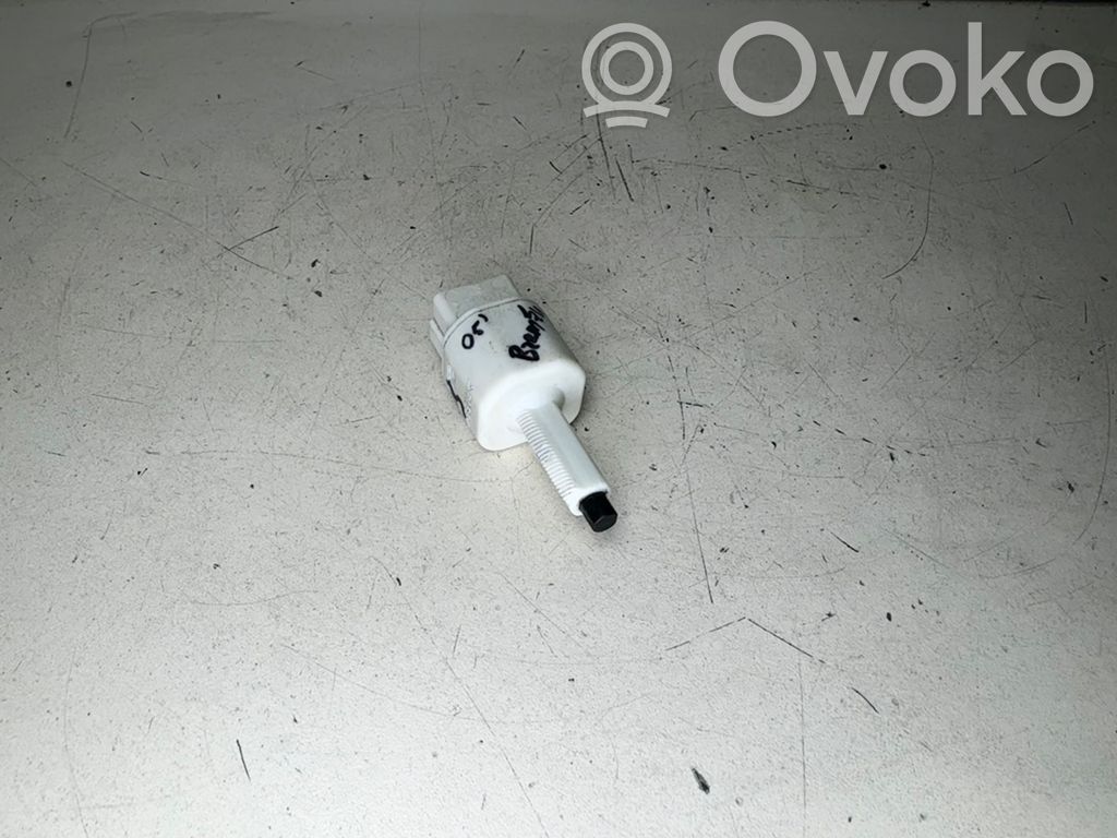 Toyota Avensis T250 Brake pedal sensor switch 