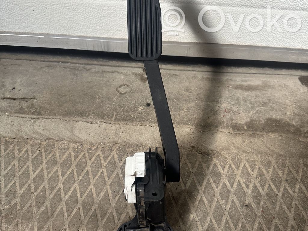 Volvo V70 Kaasupoljin 