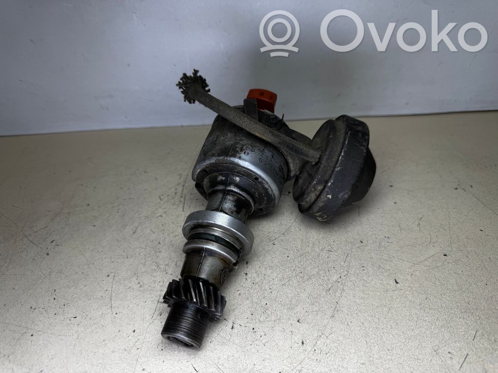 Audi 80 90 B2 Kibirkšties paskirstytojas (trampliorius) 