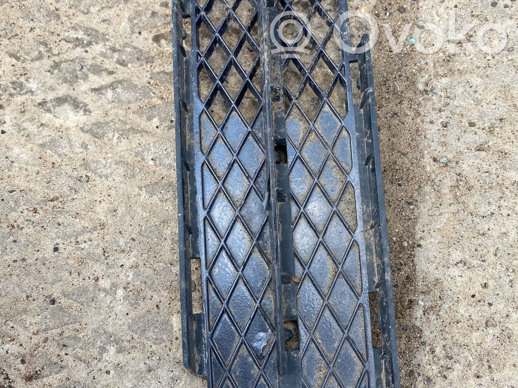 BMW 3 E90 E91 Grille inférieure de pare-chocs avant 