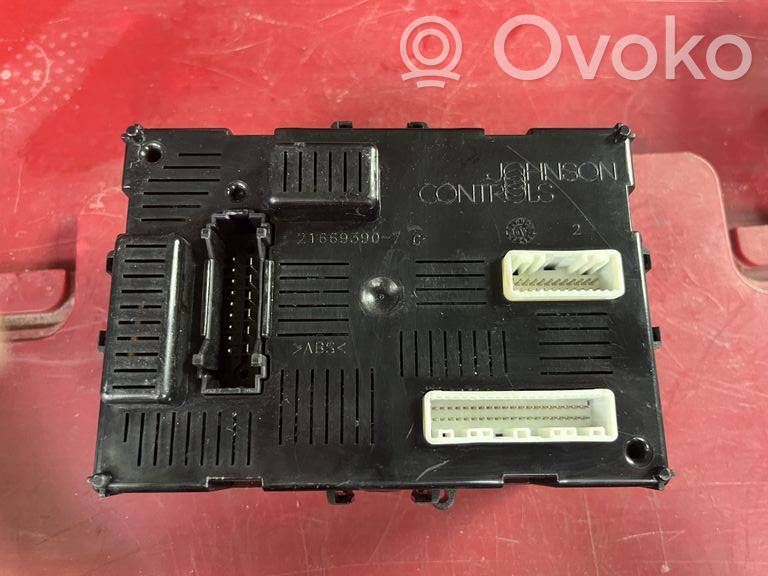Nissan Note (E11) Module confort 