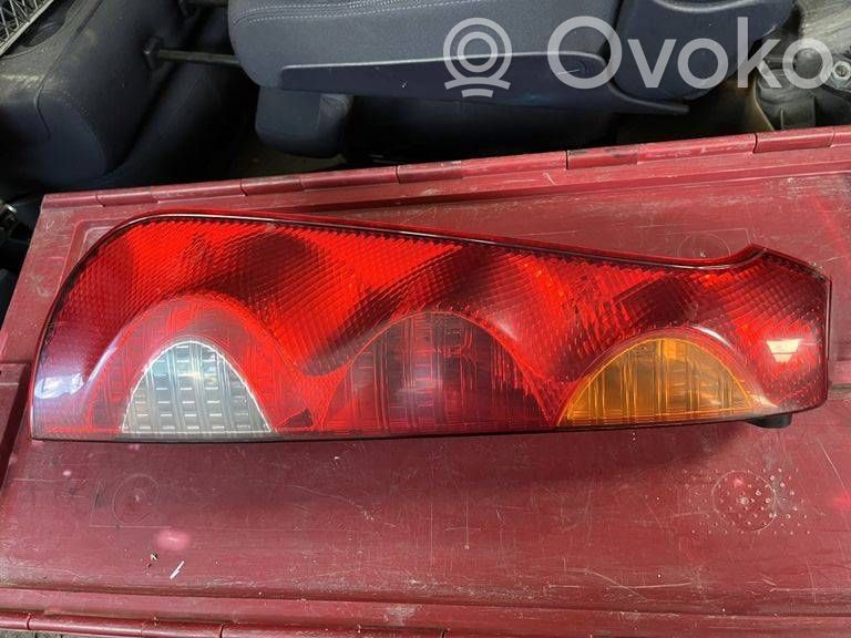 Nissan Note (E11) Galinis žibintas kėbule 