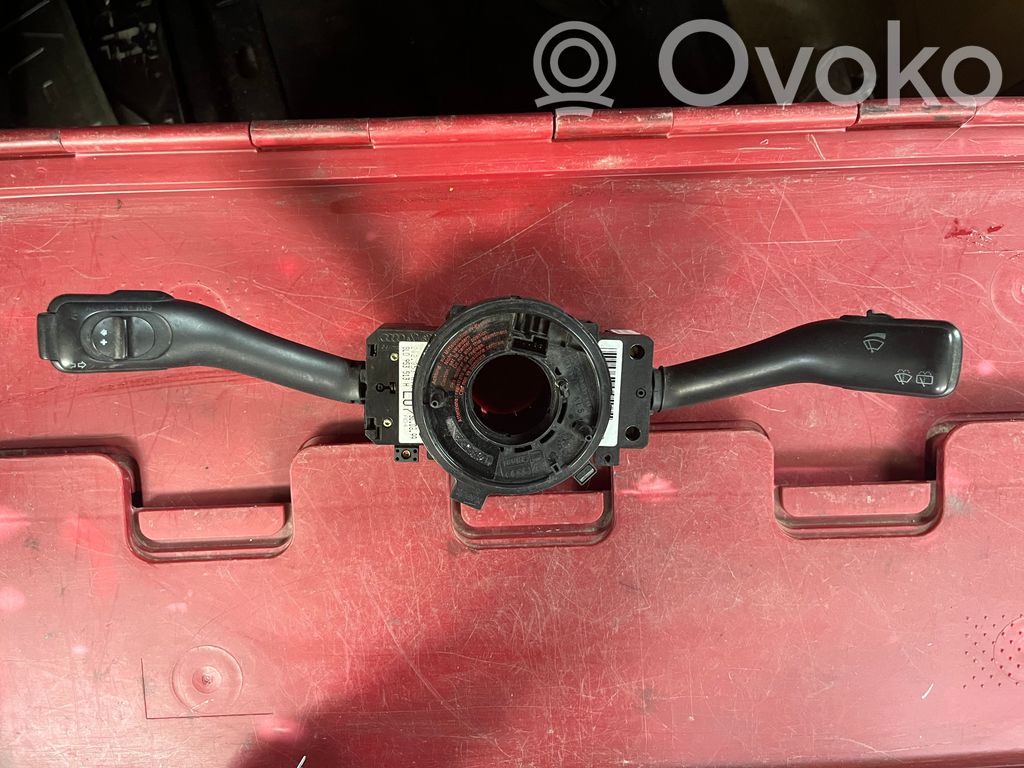 Volkswagen Golf IV Manetka / Przełącznik kierunkowskazów wycieraczek 