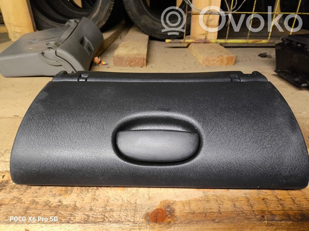 Opel Corsa B Glove box 
