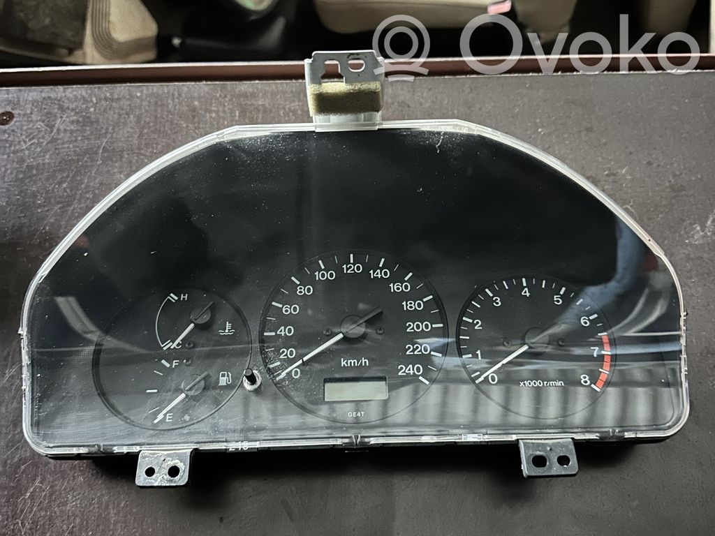 Mazda 626 Geschwindigkeitsmesser Cockpit 