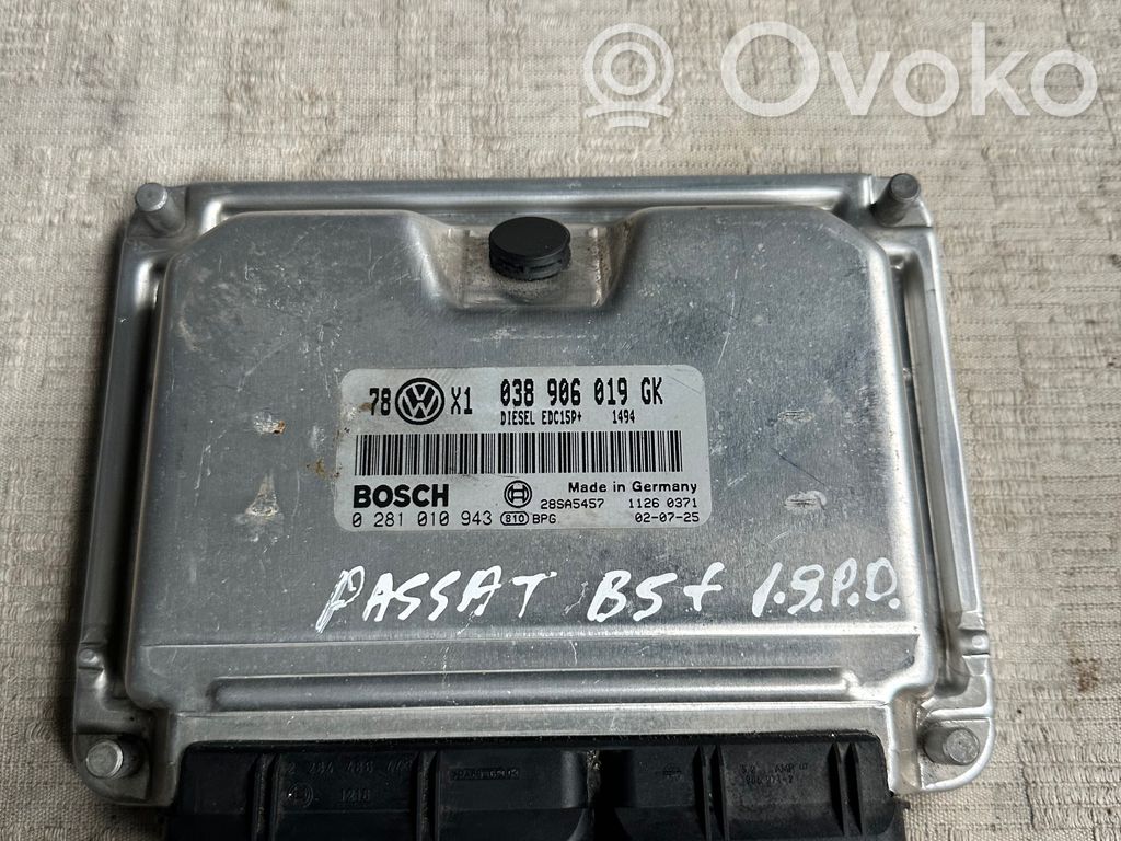Volkswagen PASSAT B5.5 Engine control unit/module 