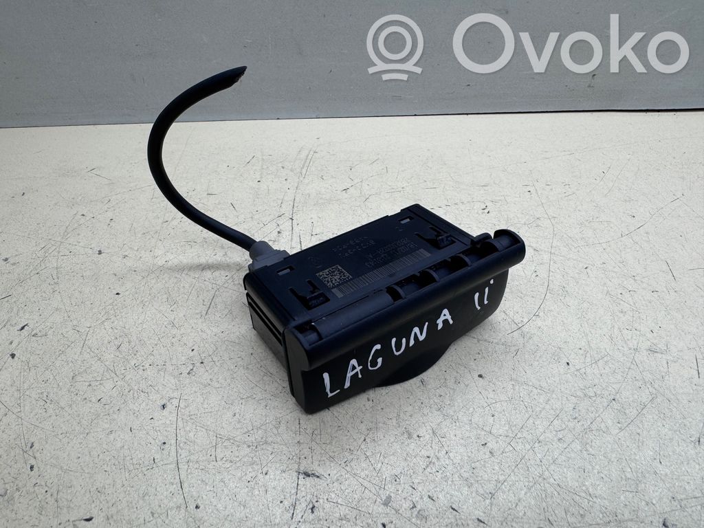 Renault Laguna III Enchufe conector USB 