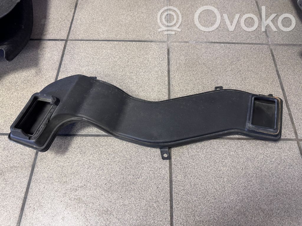 Volvo V50 Ilmanoton kanavan osa 
