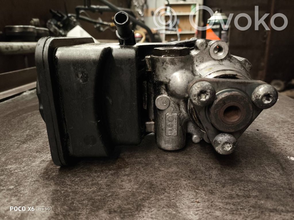 Pompe direction assistée   7693974101,6760956010