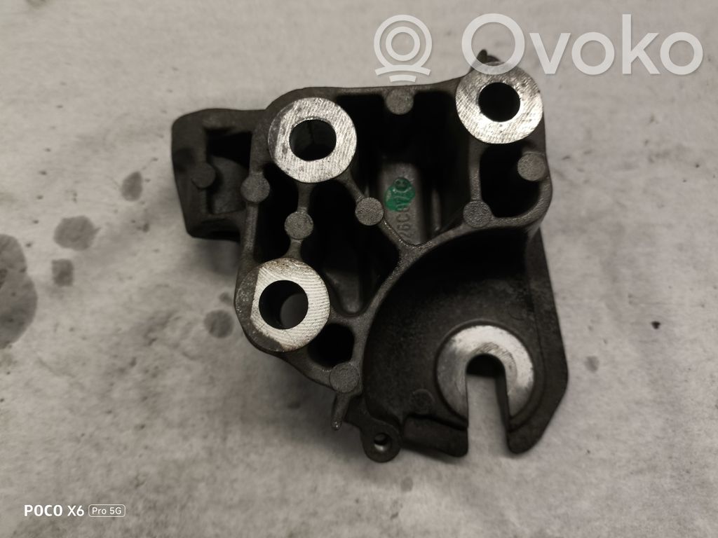 Ford Kuga I Engine mounting bracket 