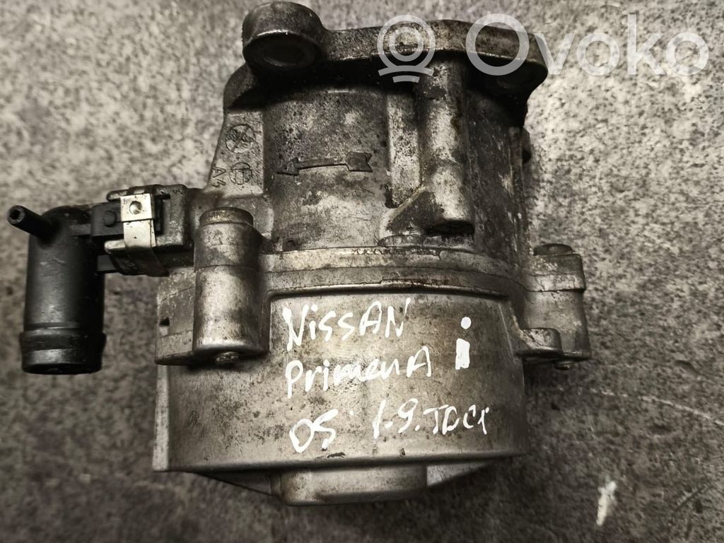Nissan Primera Pompe à vide 