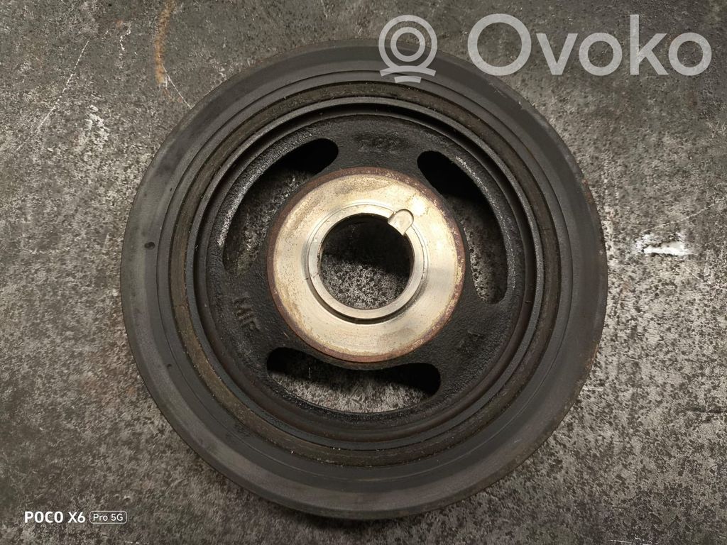 Ford C-MAX II Kampiakselin vauhtipyörä 
