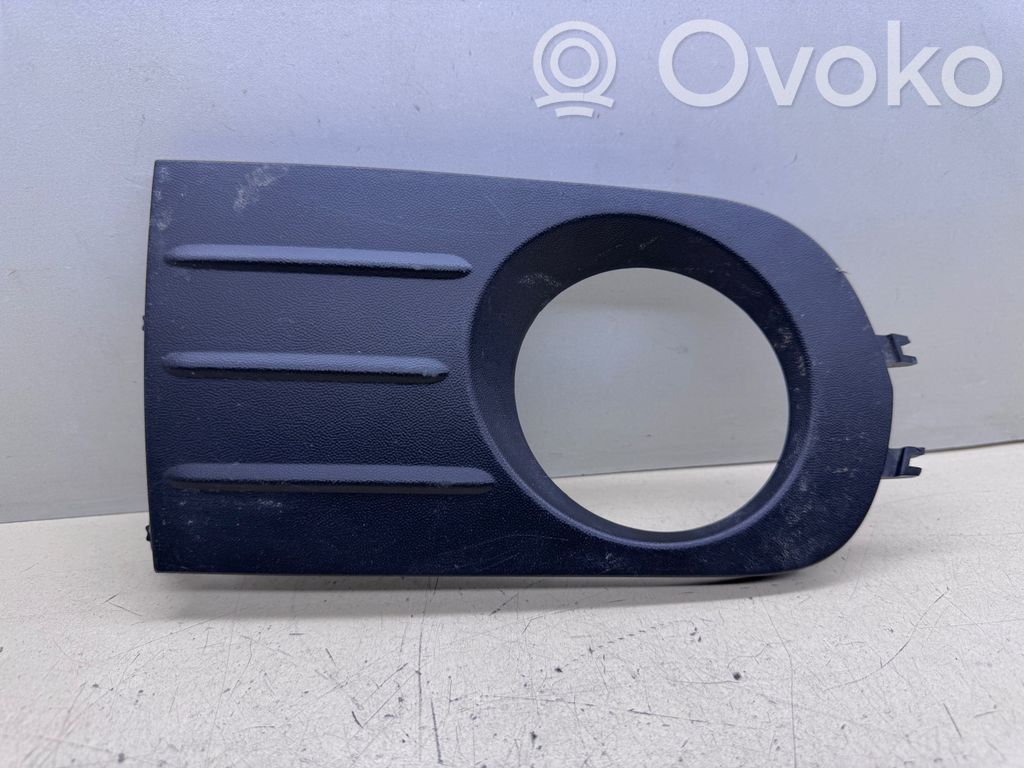 Etusumuvalon ritilä   8Z0807489D,8Z0807489