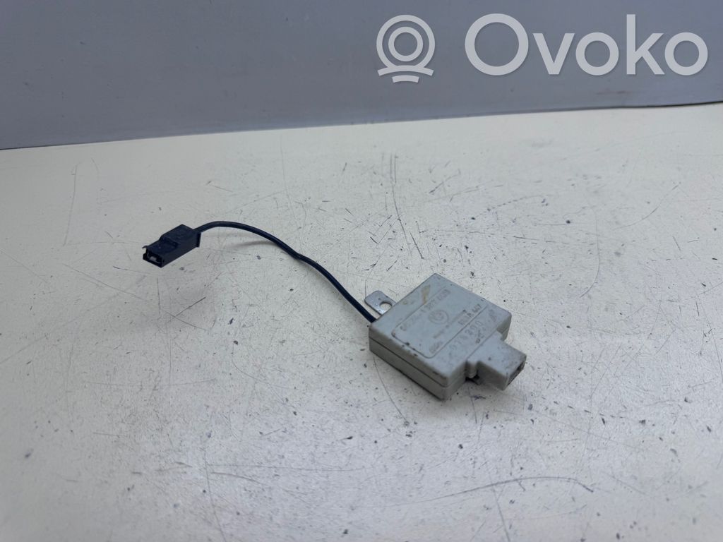 BMW 3 E36 Antenos stiprintuvas 