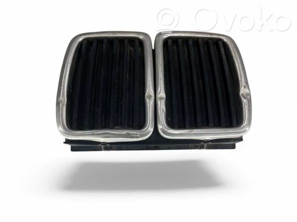 BMW 3 E30 Grotelės priekinės 