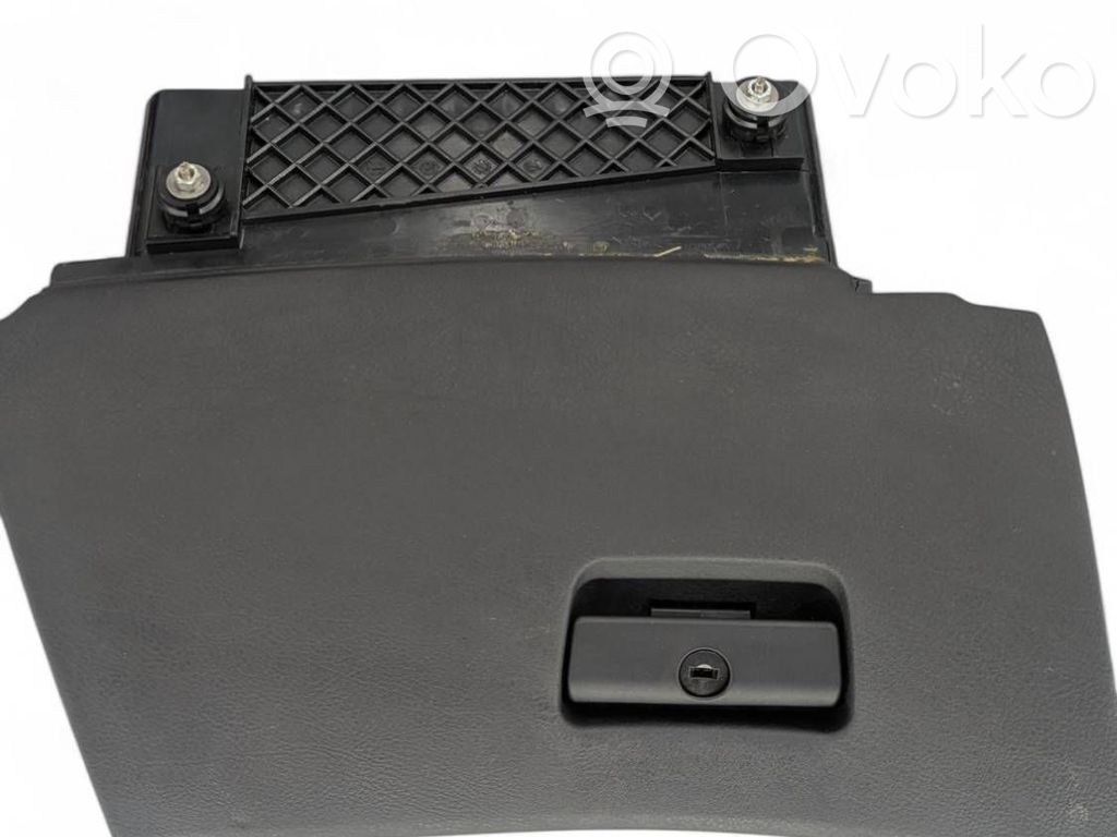 BMW 5 E39 Glove box 