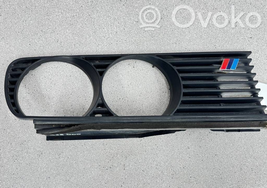 BMW 3 E30 Under headlight/headlamp trim 