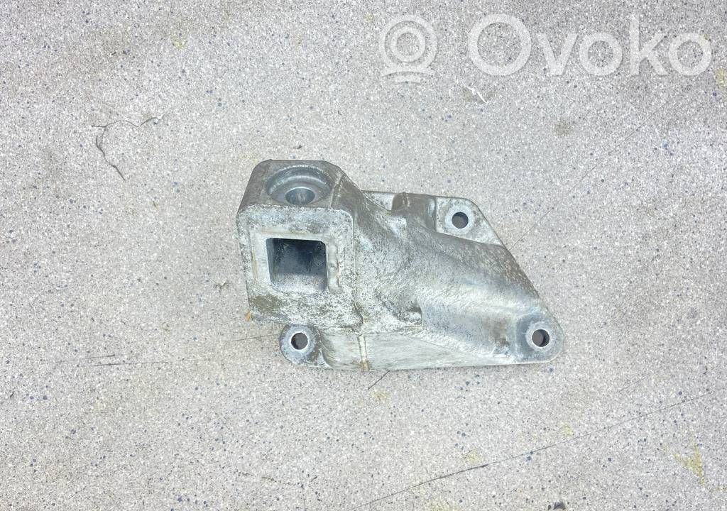 BMW M5 Engine mounting bracket 