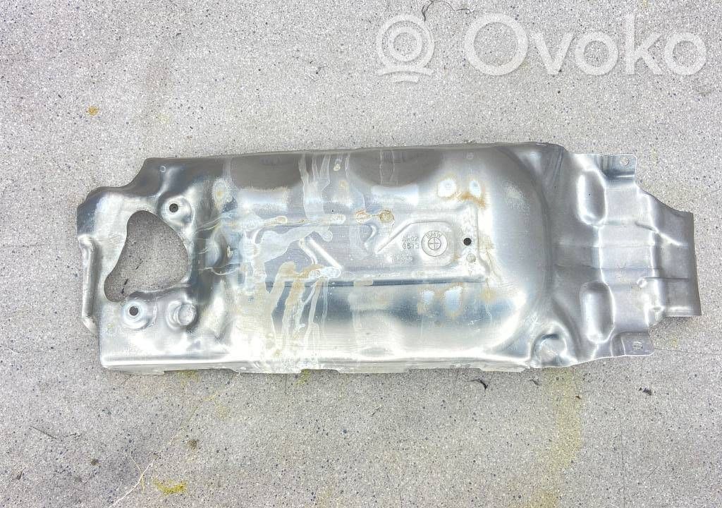 BMW M5 Moottoritilan lämpökilpi 