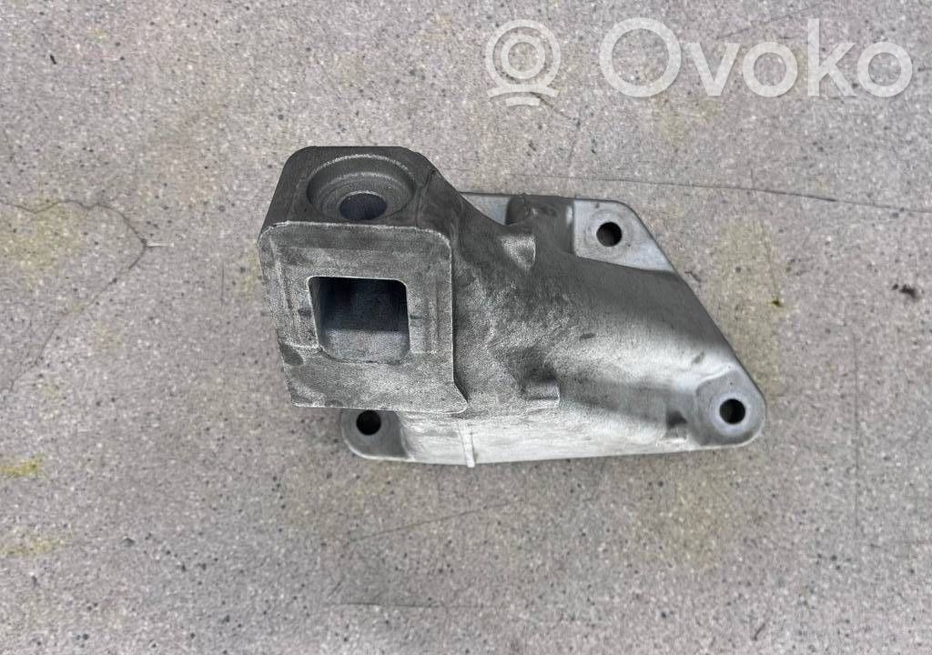 Engine mounting bracket   2284112,22112284112