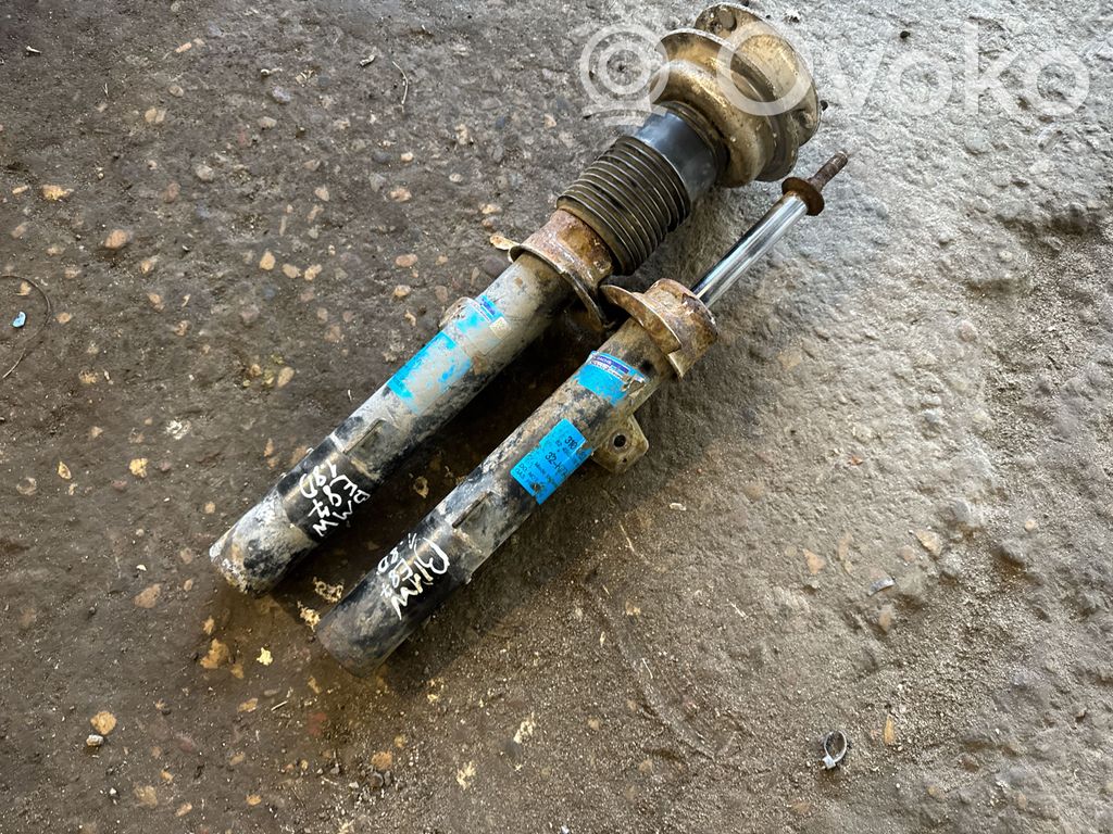 Front shock absorber with coil spring   32K79A,824003002052,824303002052