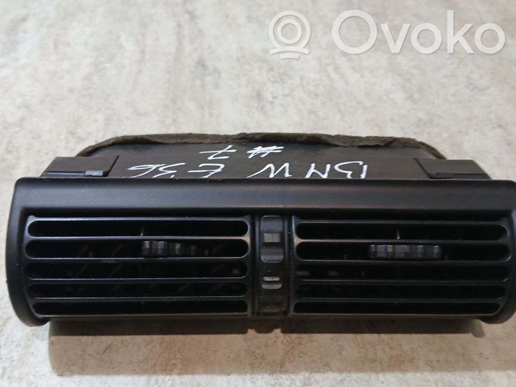 BMW 3 E36 Centrinės oro grotelės 