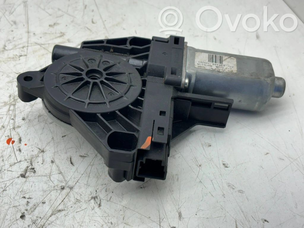 Volvo XC60 Front door window regulator motor 