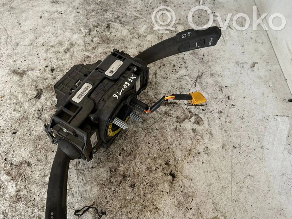 Volvo XC60 Wiper turn signal indicator stalk/switch 