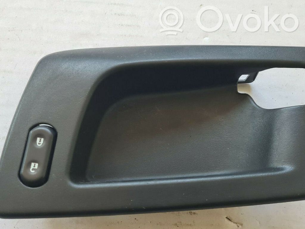 Cadillac SRX Front door handle cover 