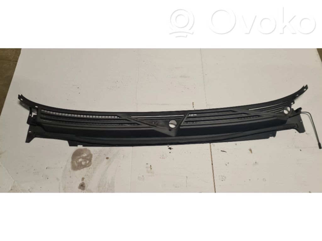 Chevrolet Suburban Wiper trim 