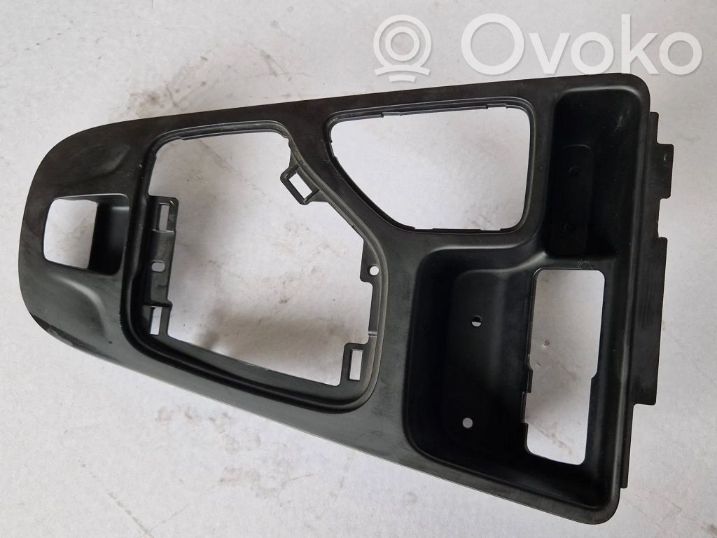 Jeep Cherokee KL Gear shifter surround trim plastic 